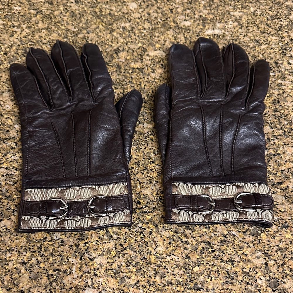 Coach Dark Brown Leather Gloves.  Size 7.5